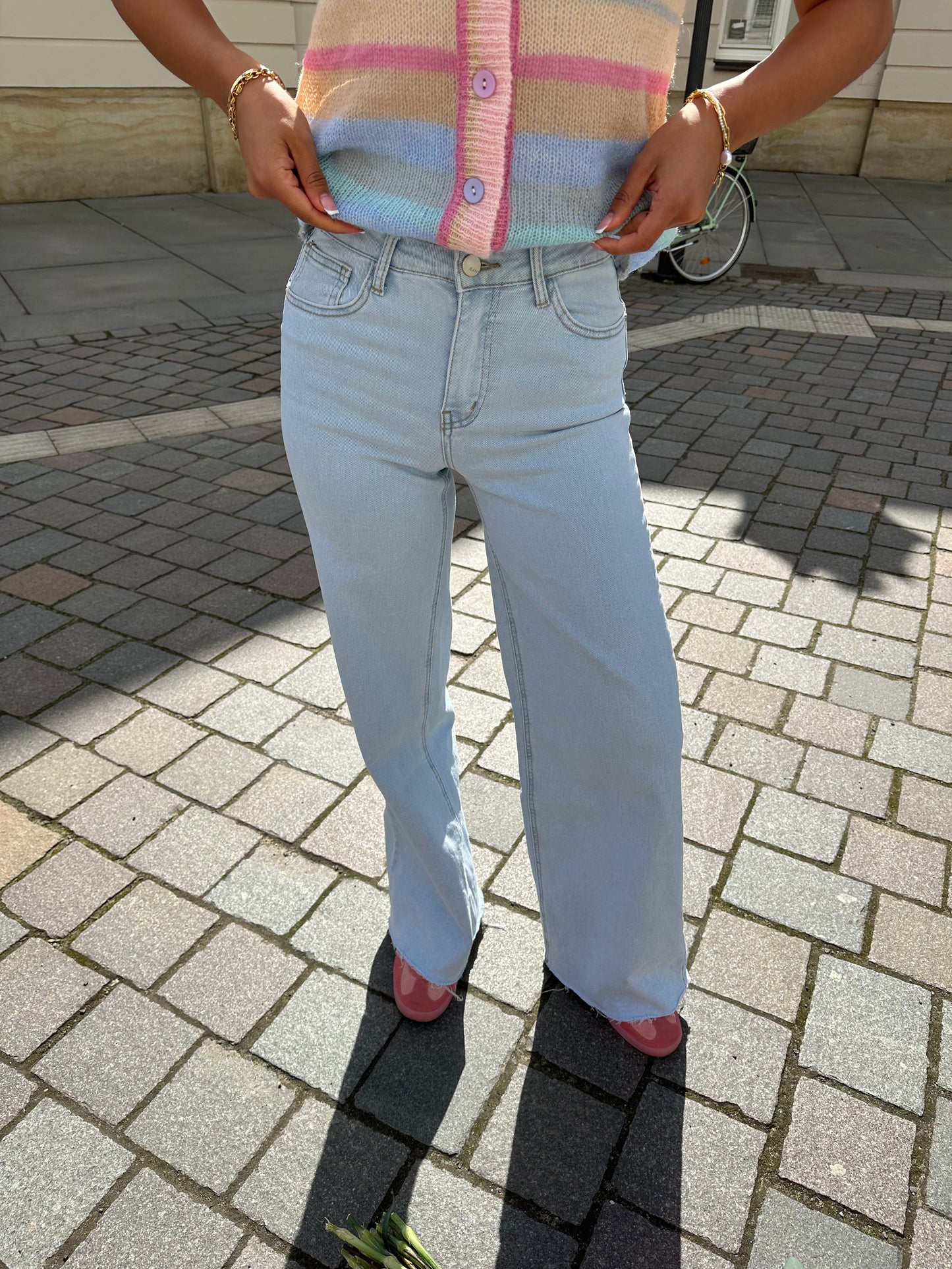 Wide Leg Jeans mit offenem Saum