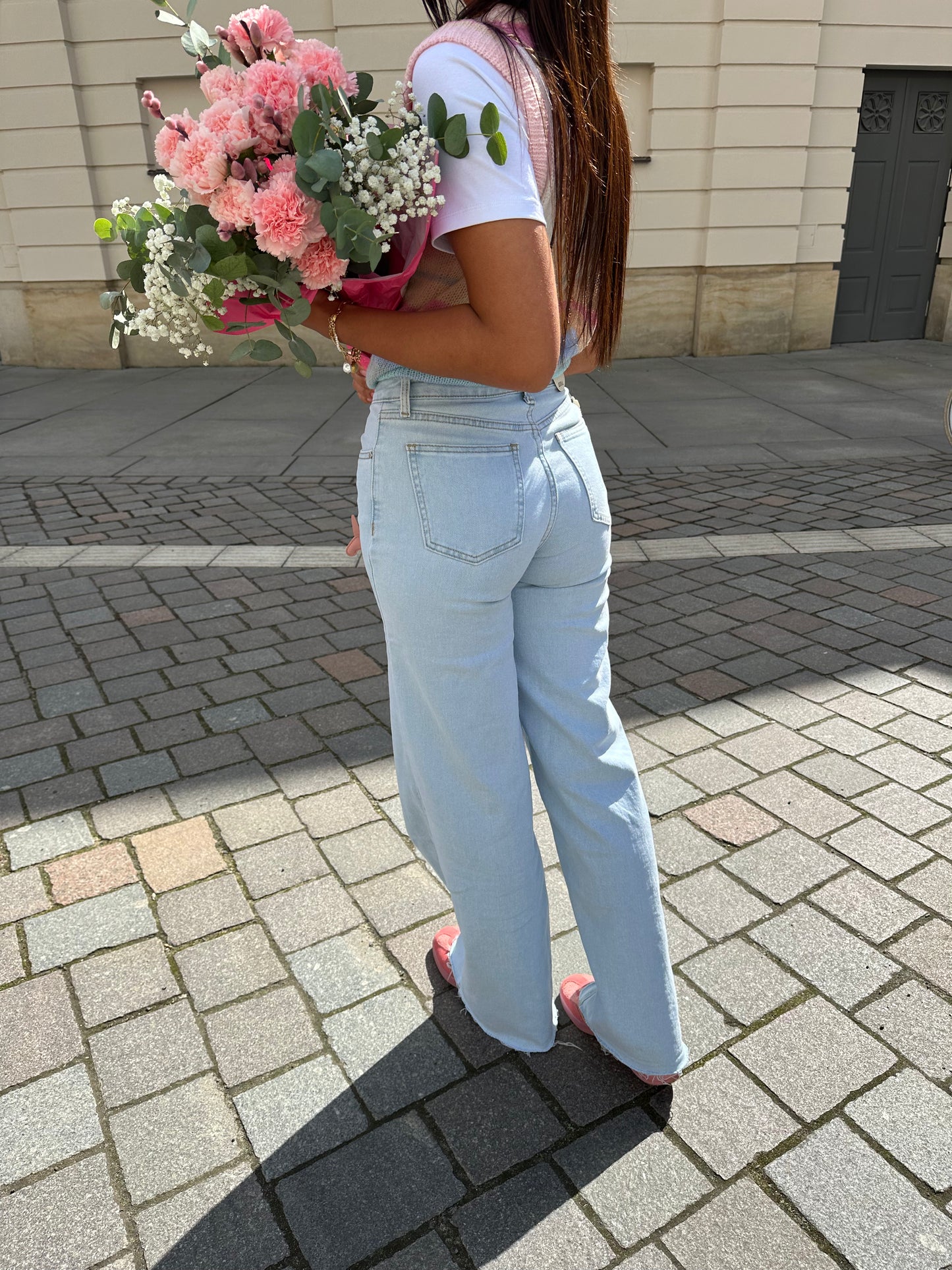 Wide Leg Jeans mit offenem Saum